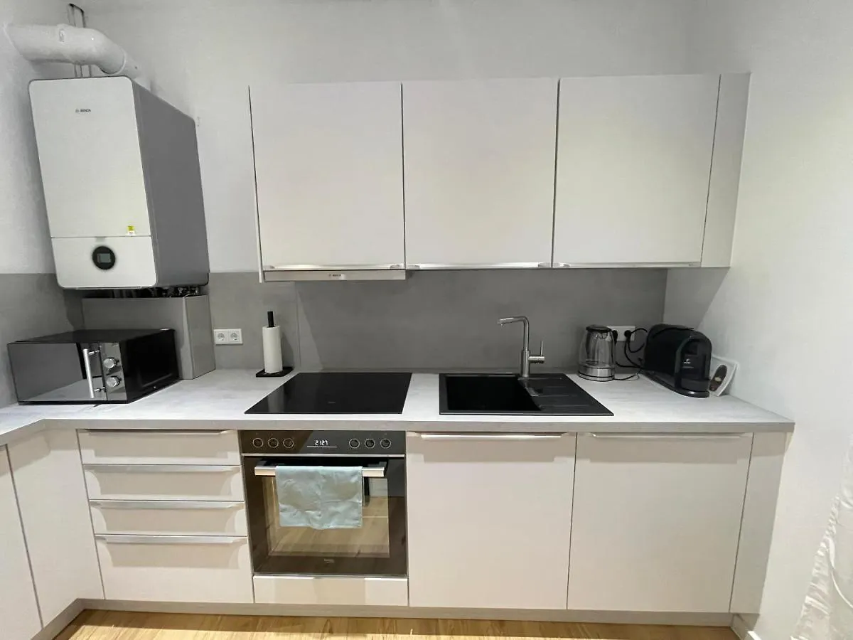 130Qm - 2 Apartments Side By Side - Free Parking - City - Mallibase Apartments Hannover