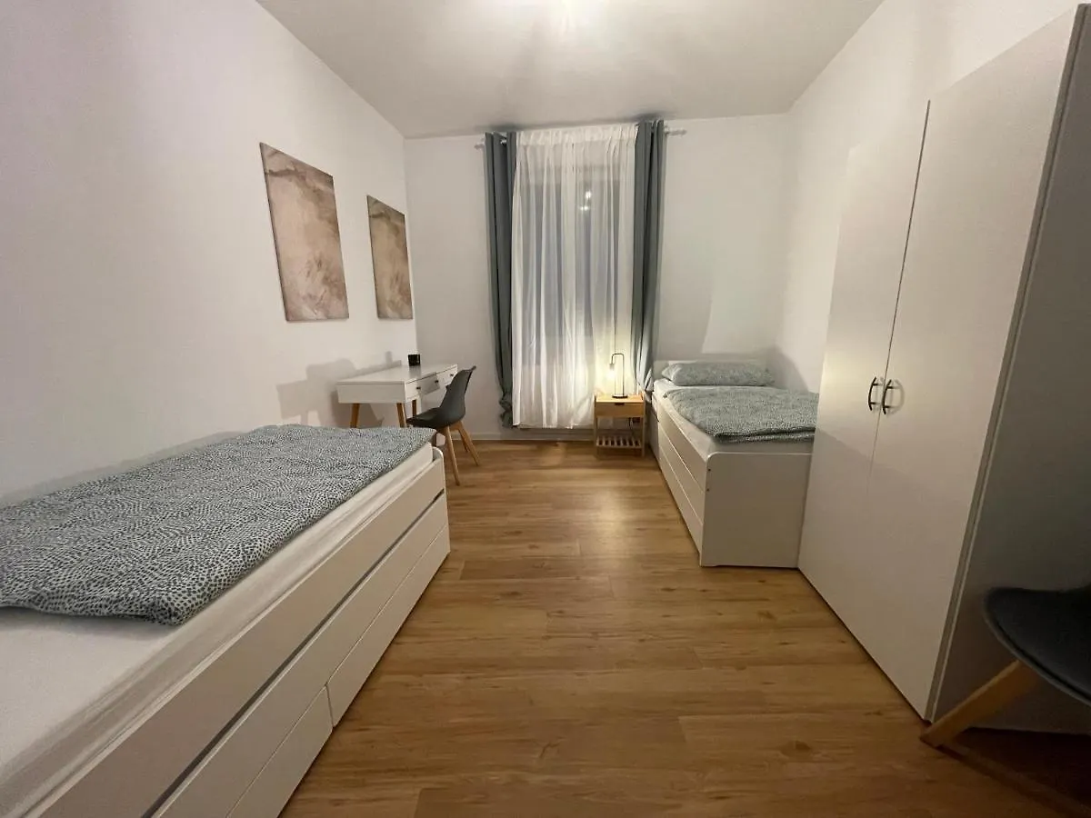 130Qm - 2 Apartments Side By Side - Free Parking - City - Mallibase Apartments Hannover 0*,  Tyskland