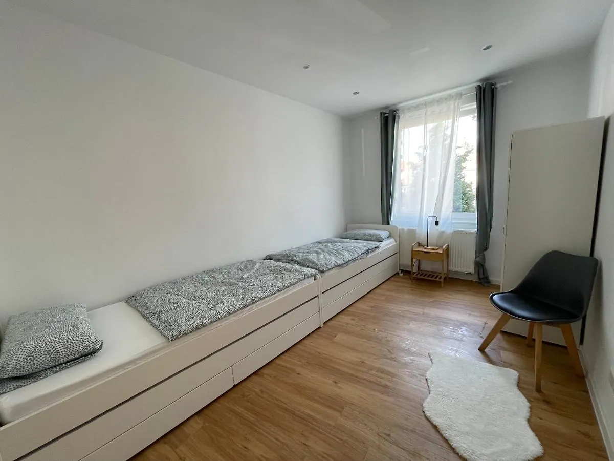 130Qm - 2 Apartments Side By Side - Free Parking - City - Mallibase Apartments Hannover